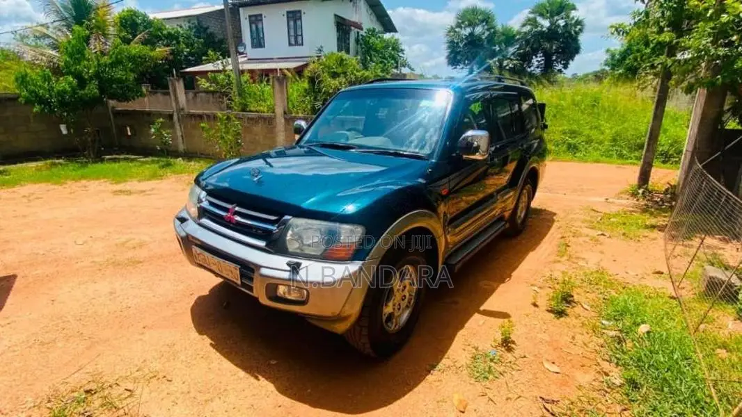 Mitsubishi Montero 2002 SUV (Used)