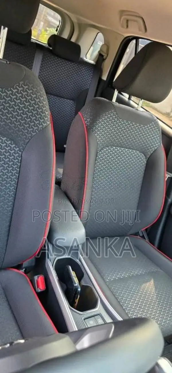 Toyota Raize 2023 SUV (Used)