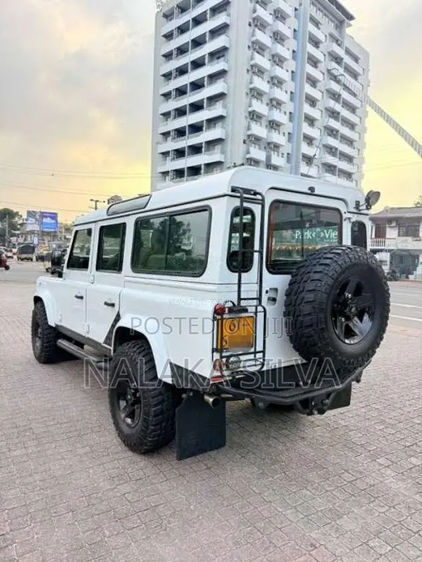 Land-Rover Defender 1992 SUV (Used)