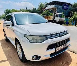 Mitsubishi Outlander 2015 SUV (Used)