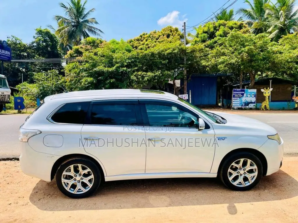 Mitsubishi Outlander 2015 SUV (Used)