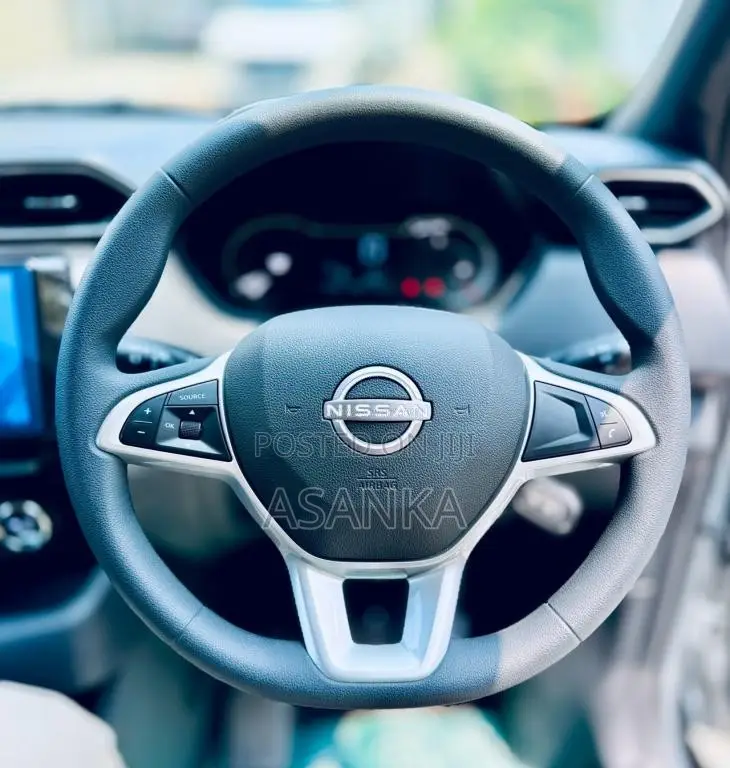 Nissan MAGNITE ACENTA EZ-SHIFT 2025 SUV (Used)