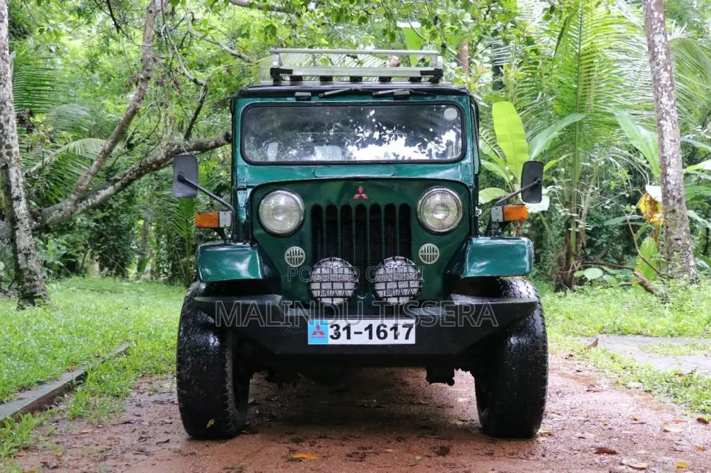 Mitsubishi 4DR5 J44 1980 SUV (Used)