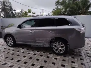 Mitsubishi Outlander 2014 SUV (Used)