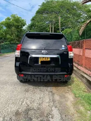 Toyota Land Cruiser Prado TRJ 150 2012 SUV (Used)