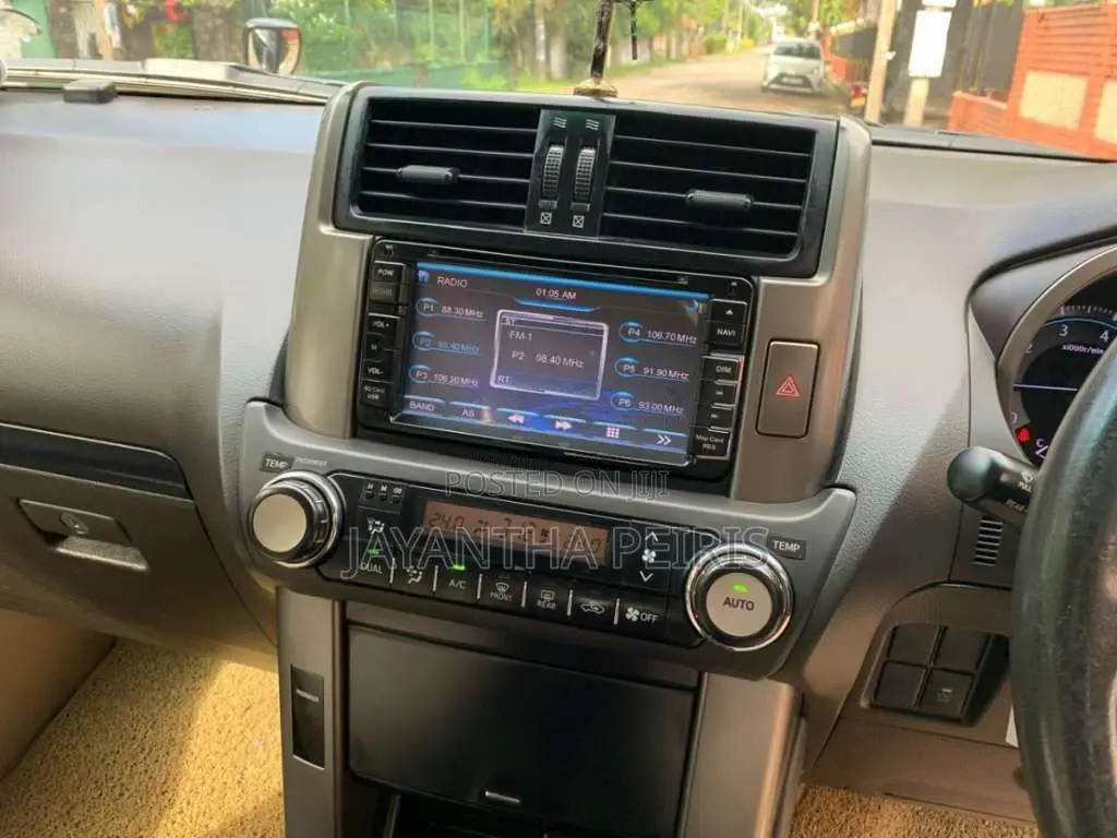 Toyota Land Cruiser Prado TRJ 150 2012 SUV (Used)