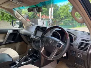 Toyota Land Cruiser Prado TRJ 150 2012 SUV (Used)