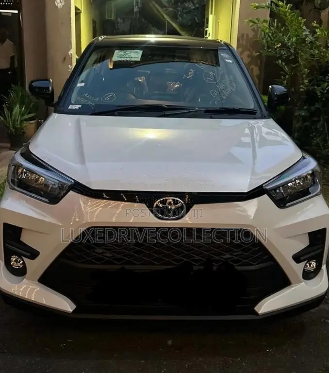Toyota Raize 2025 SUV (Used)