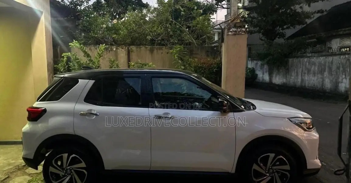 Toyota Raize 2025 SUV (Used)