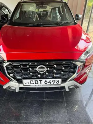 Nissan Magnite Tekna 2025 SUV (Used)