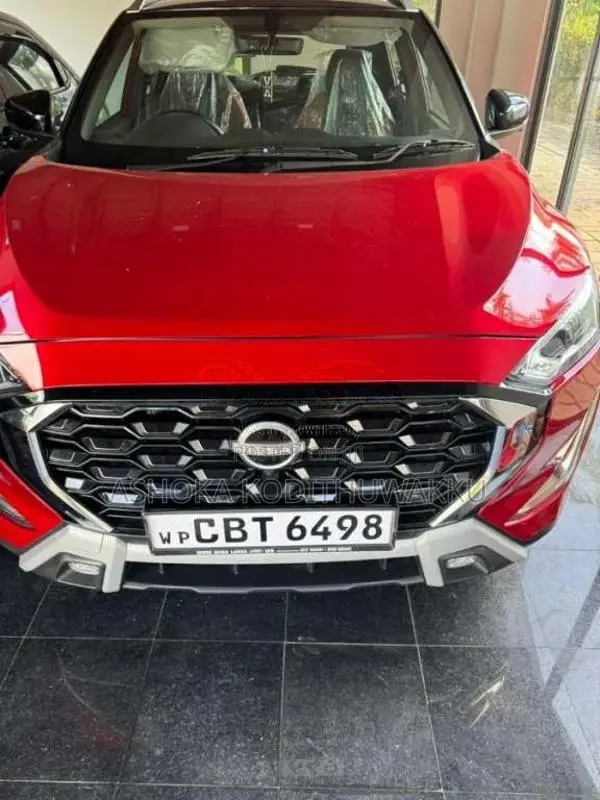 Nissan Magnite Tekna 2025 SUV (Used)