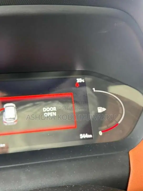 Nissan Magnite Tekna 2025 SUV (Used)