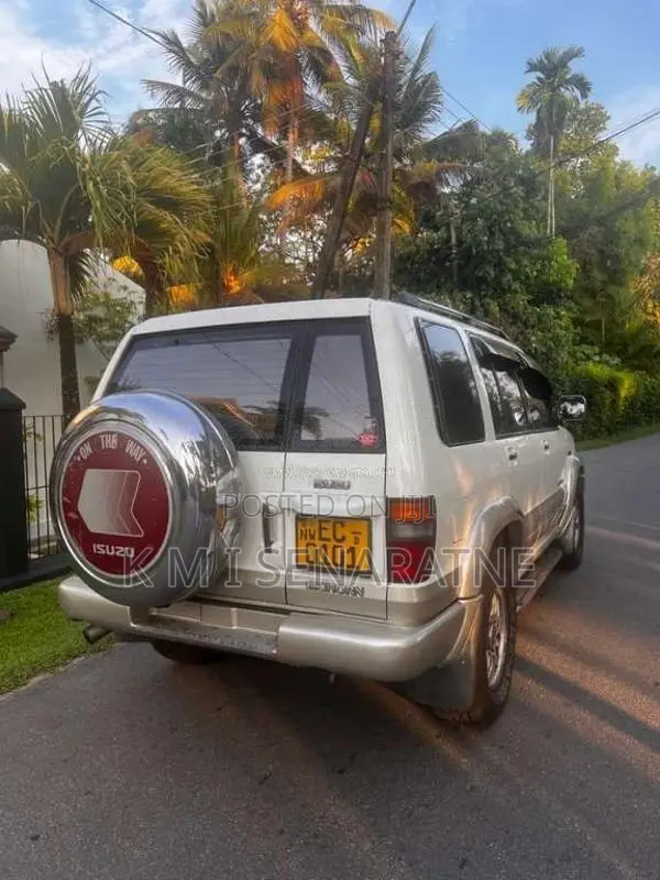 Isuzu Bighorn 1987 SUV (Used)