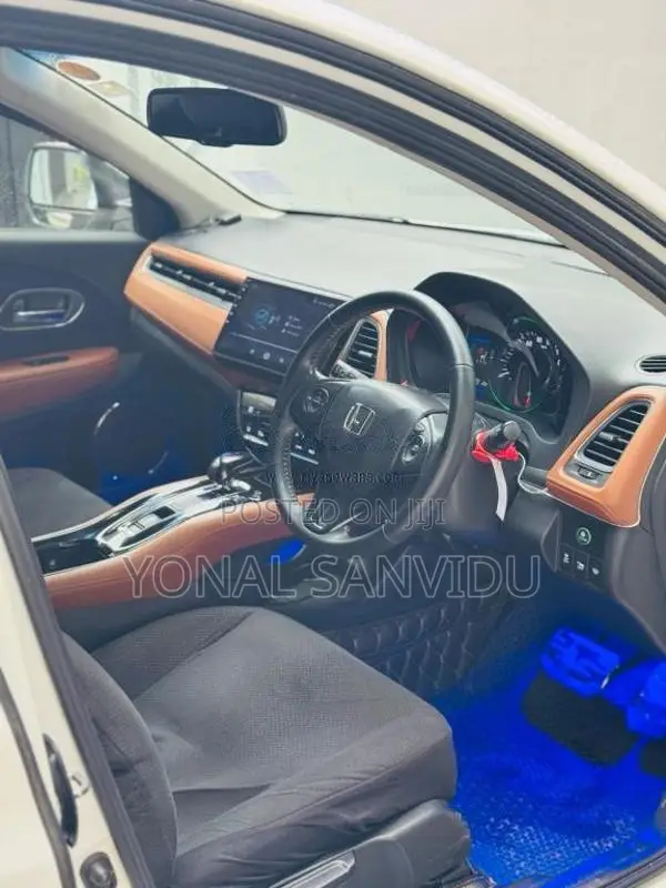 Honda Vezel 2014 SUV (Used)