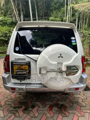 Mitsubishi Montero 2000 SUV (Used)