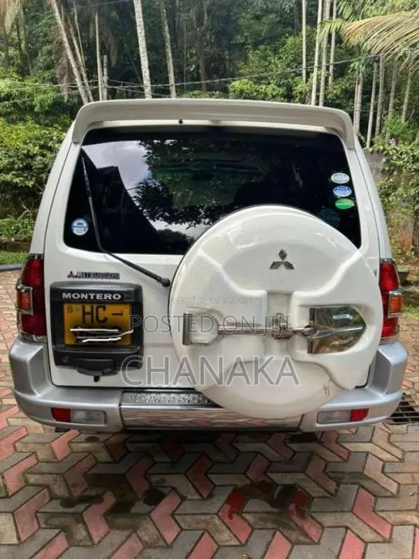 Mitsubishi Montero 2000 SUV (Used)
