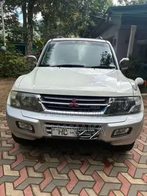Mitsubishi Montero 2000 SUV (Used)