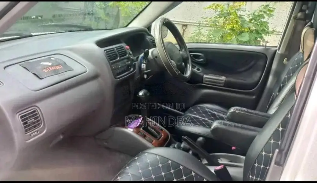 Suzuki Escudo 2005 SUV (Used)