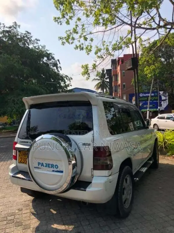 Mitsubishi PAJERO 2000 SUV (Used)