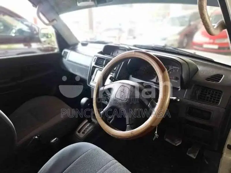 Mitsubishi PAJERO 2000 SUV (Used)