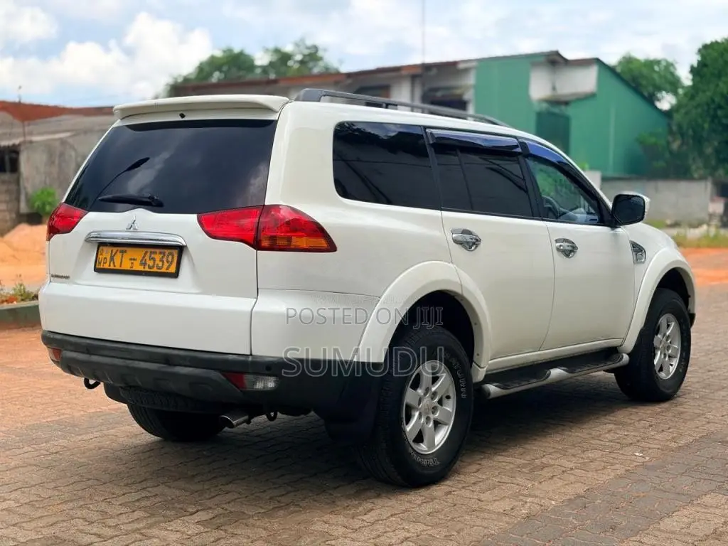 Mitsubishi Montero 2012 SUV (Used)