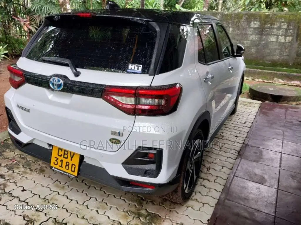 Toyota RAIZE 2025 SUV (Used)