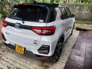 Toyota RAIZE 2025 SUV (Used)