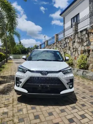 Toyota Raize 2023 SUV (Used)