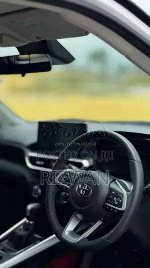 Toyota Raize 2025 SUV (Used)
