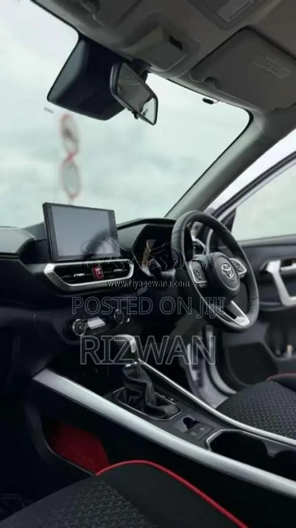 Toyota Raize 2025 SUV (Used)