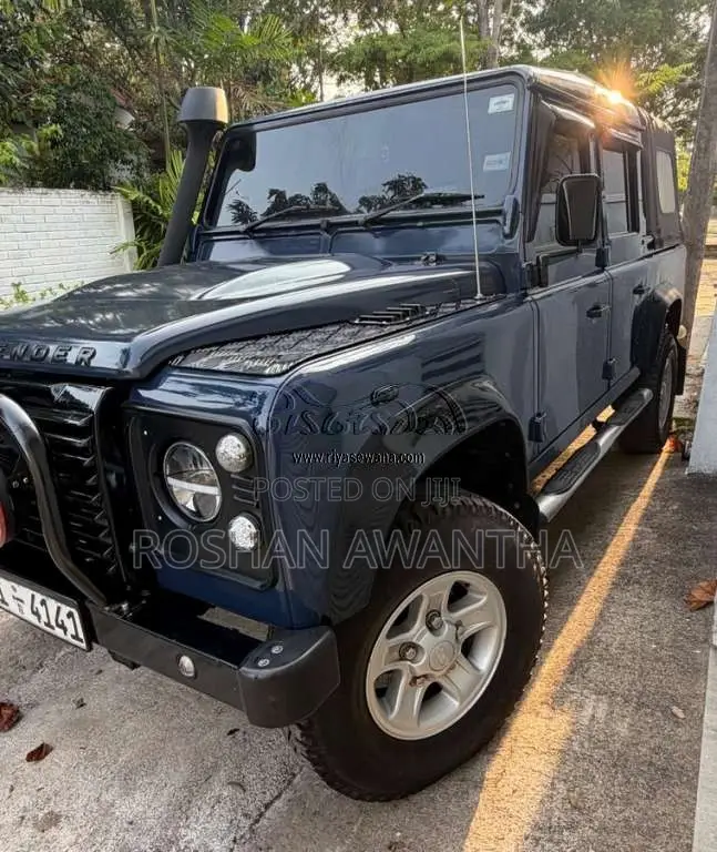 Land-Rover Defender 2004 SUV (Used)