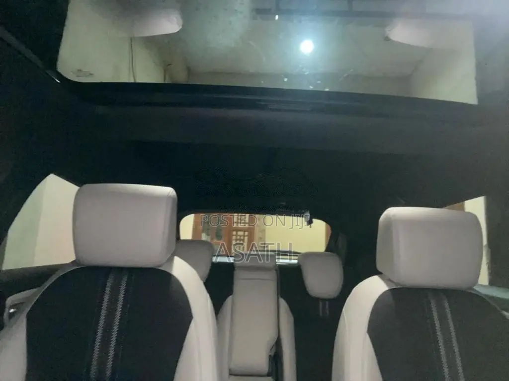 Honda Vezel Z Play 2025 SUV (Used)