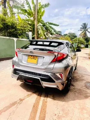 Toyota CHR 2017 SUV (Used)