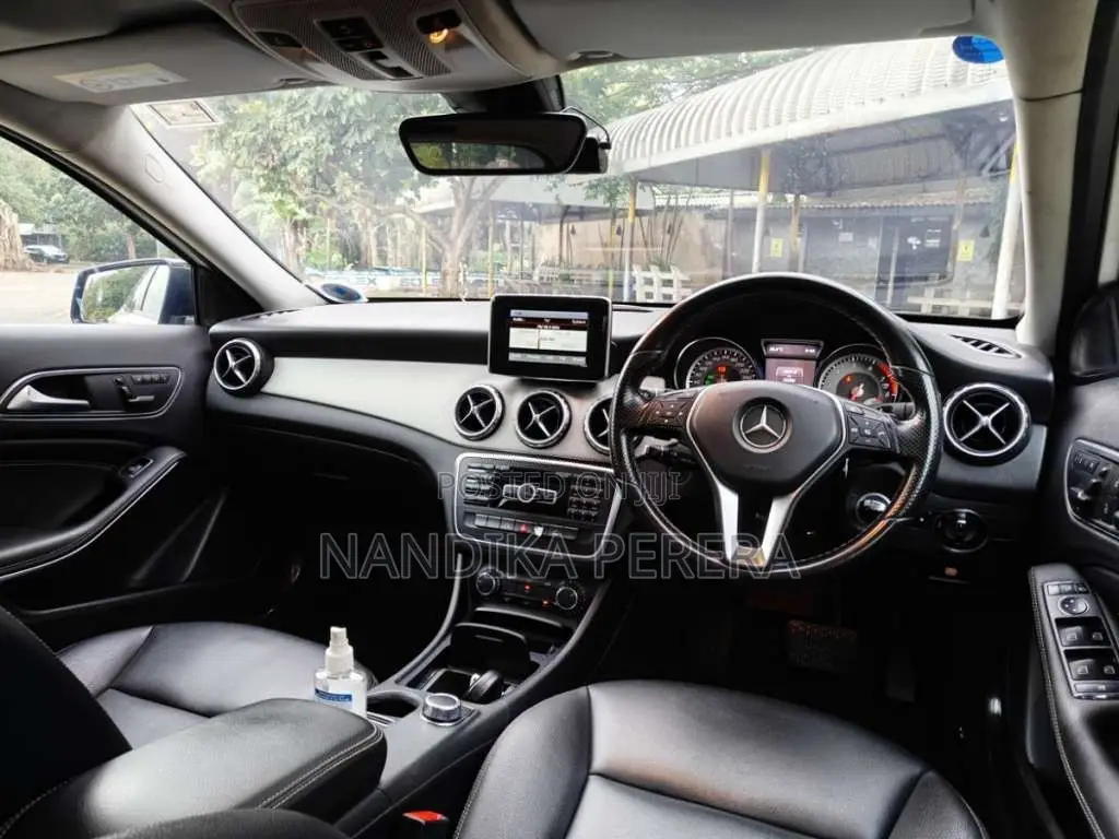 Mercedes-Benz GLA200 2015 SUV (Used)