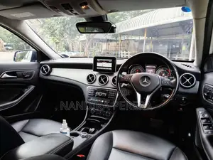 Mercedes-Benz GLA200 2015 SUV (Used)