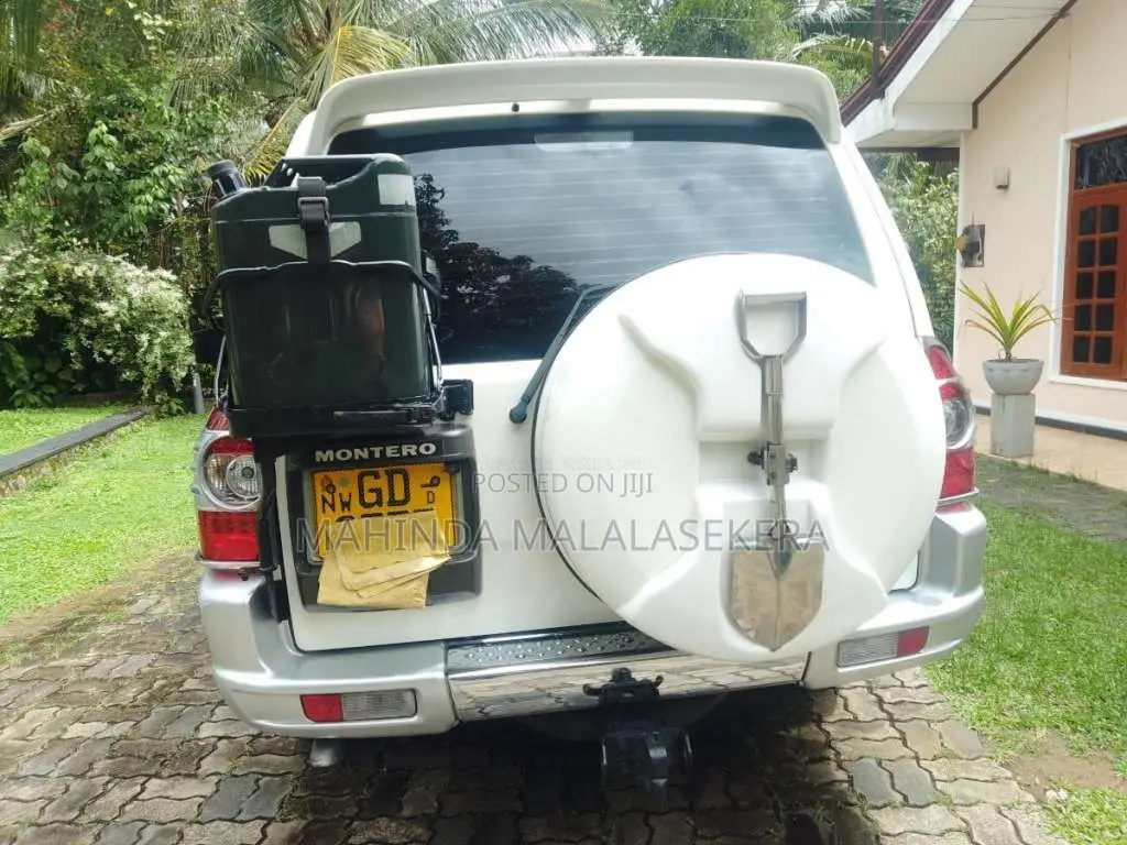 Mitsubishi Montero 2000 SUV (Used)