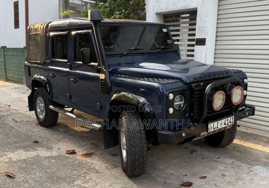 Land-Rover Defender 2004 SUV (Used)
