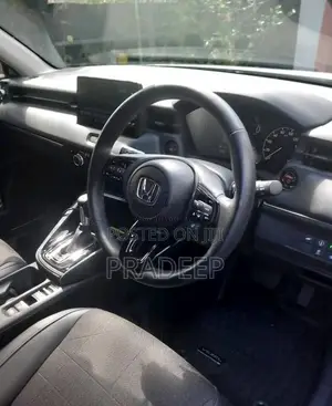 Honda Vezel Z 2023 SUV (Used)