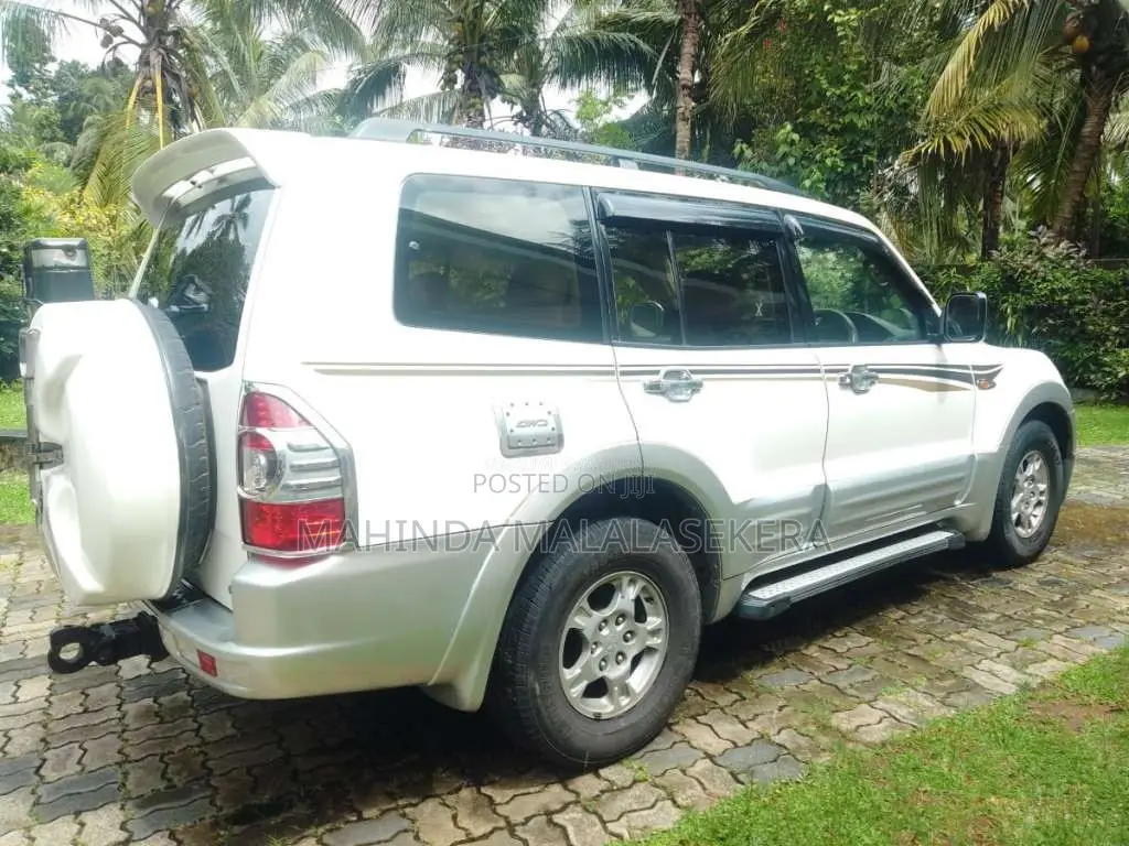 Mitsubishi Montero 2000 SUV (Used)