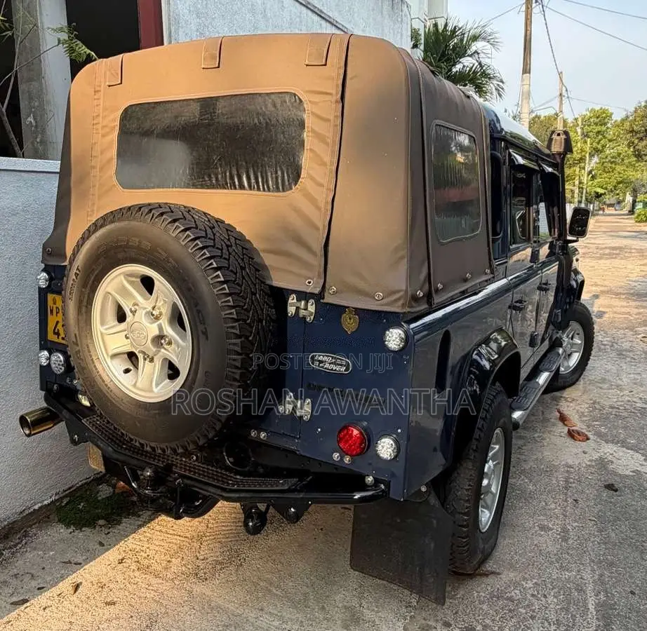 Land-Rover Defender 2004 SUV (Used)