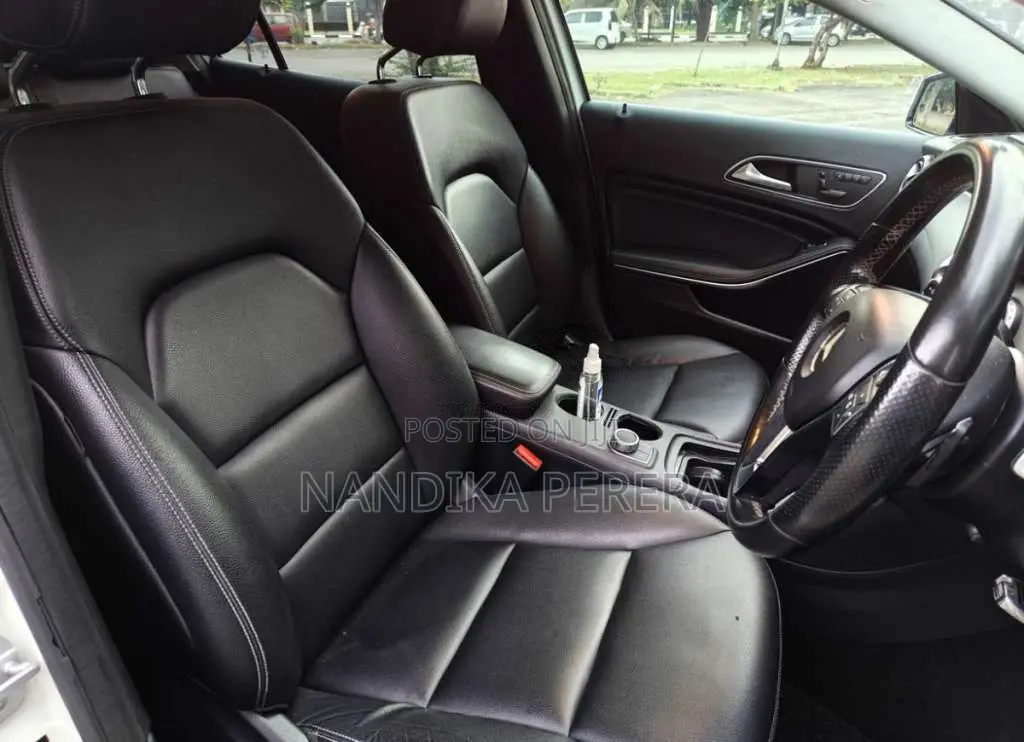 Mercedes-Benz GLA200 2015 SUV (Used)