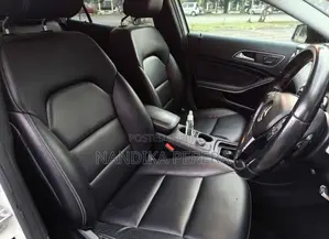 Mercedes-Benz GLA200 2015 SUV (Used)