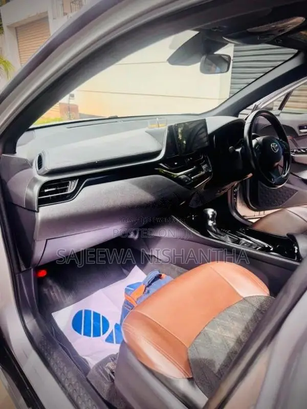 Toyota CHR 2017 SUV (Used)