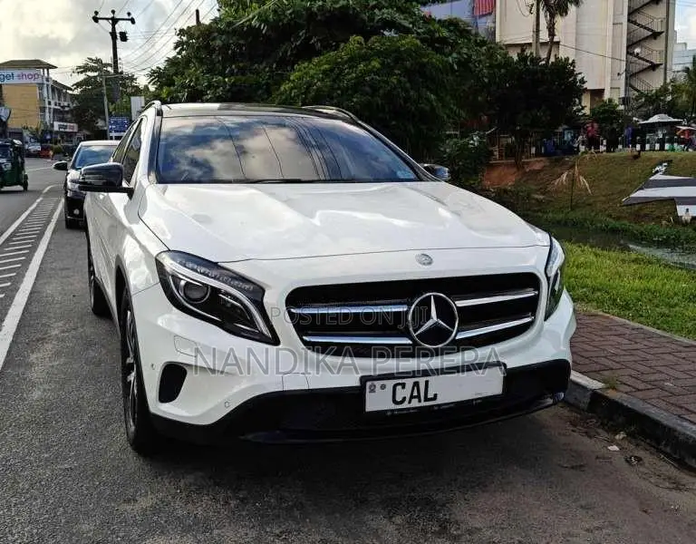 Mercedes-Benz GLA200 2015 SUV (Used)