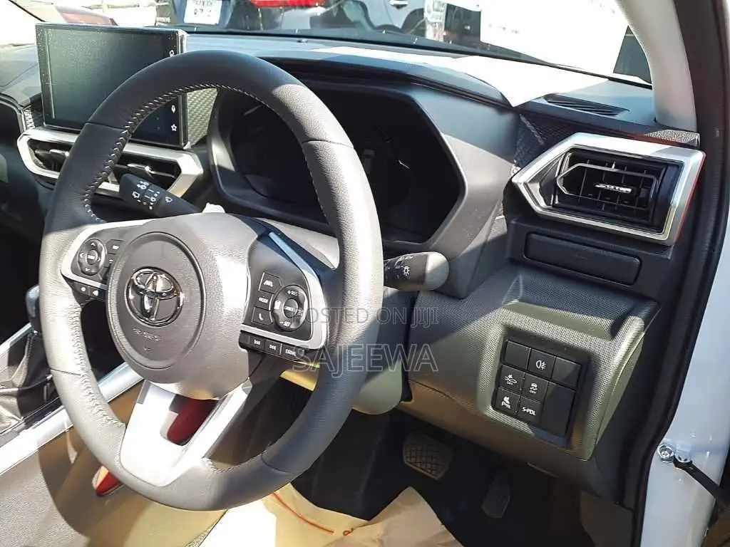 Toyota Raize Hybrid 2025 SUV Brand New