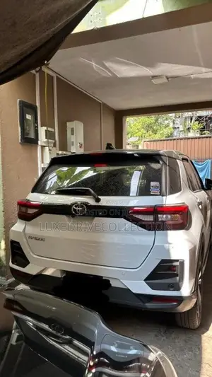 Toyota Raize 2025 SUV (Used)