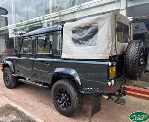 Land-Rover Defender 110 2002 SUV (Used)