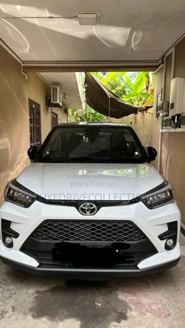 Toyota Raize 2025 SUV (Used)