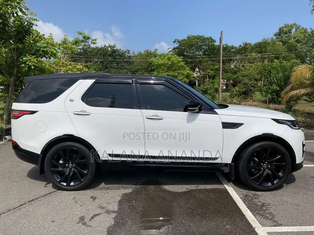 Land-Rover Discovery 5 HSE 2019 SUV (Used)