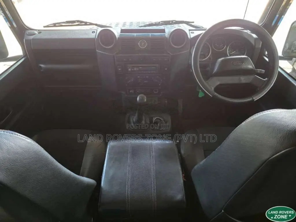 Land-Rover Defender 110 2002 SUV (Used)